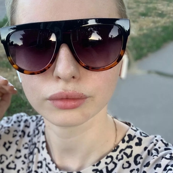 🍒 FLAT Top Oversized Sunglasses - Picture 7 of 9